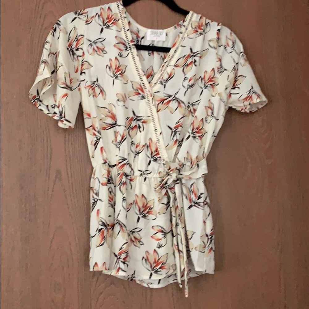 🍁 Tan and Orange Floral Blouse